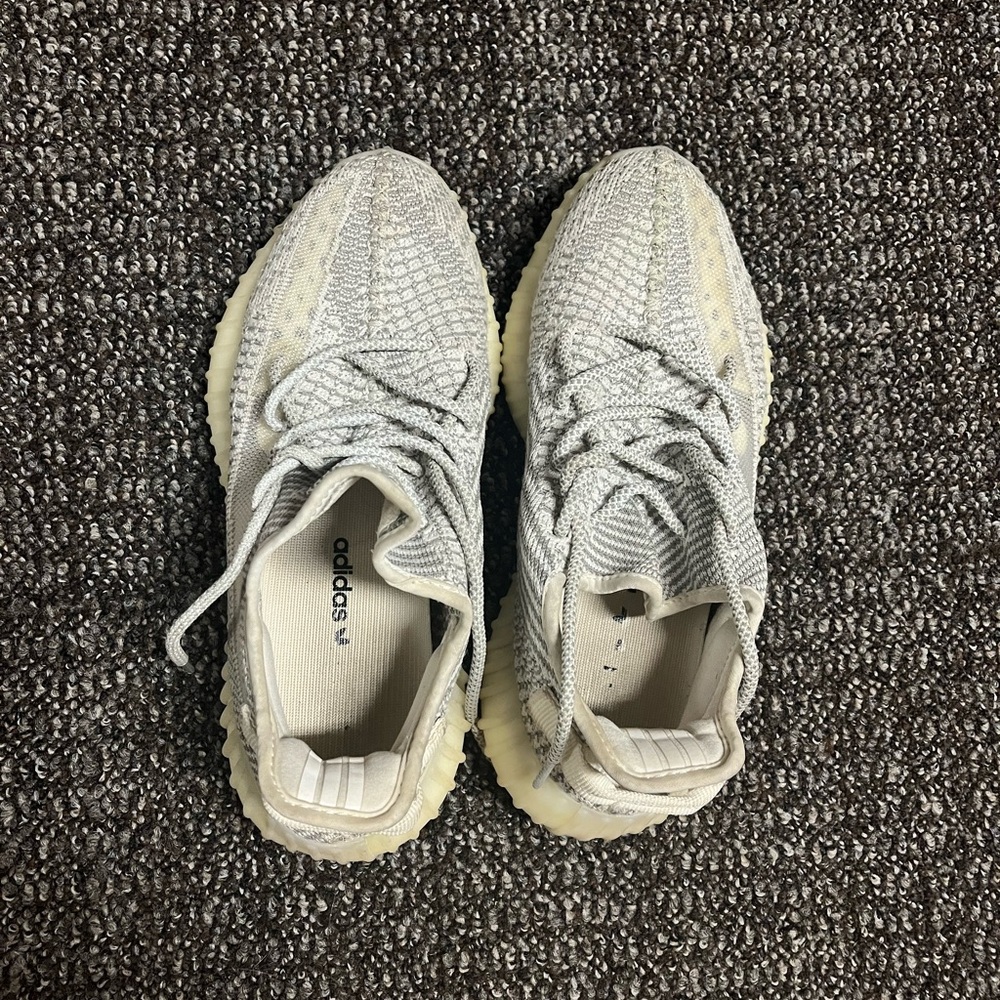 Adidas Yeezy Boost 350 V2 in Cream and Gray - Picture 4 of 9